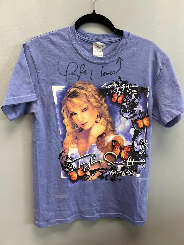 Taylor Swift Autographed Tshirt - Early Era - PSA Authenticated, image 2