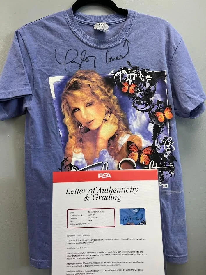 Taylor Swift Autographed Tshirt - Early Era - PSA Authenticated, image 4