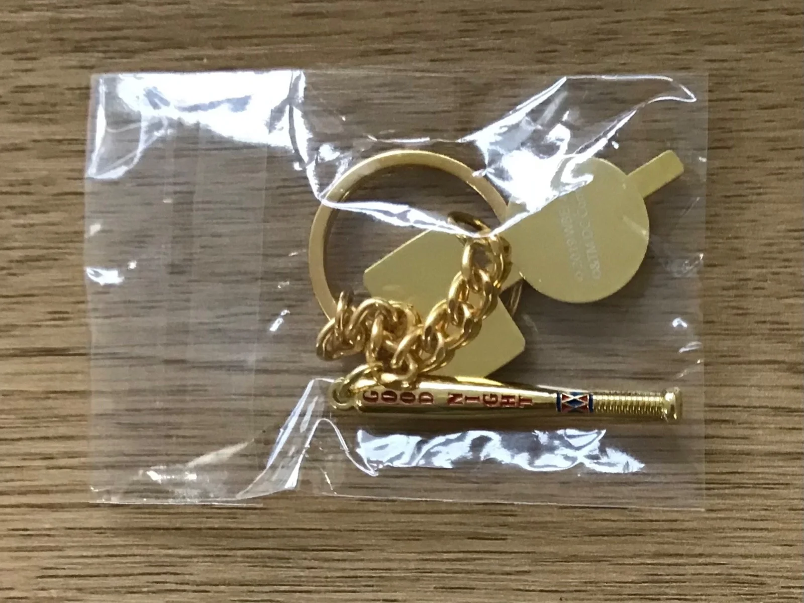 NEW SEALED RARE Birds of Prey 2019 PROMO BASEBALL BAT & MALLET KEYCHAIN/KEYRING, изображение 2
