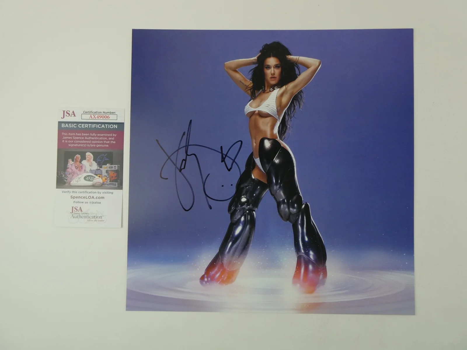 Katy Perry Signed 143 Lithograph 12x12" w/ Vinyl LP Album Autographed JSA COA, изображение 2