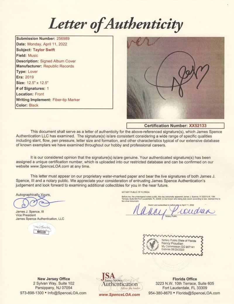 Taylor Swift — Taylor Swift Signed Autograph Album Vinyl Record LP - Lover - RARE! w/ JSA COA, изображение 3