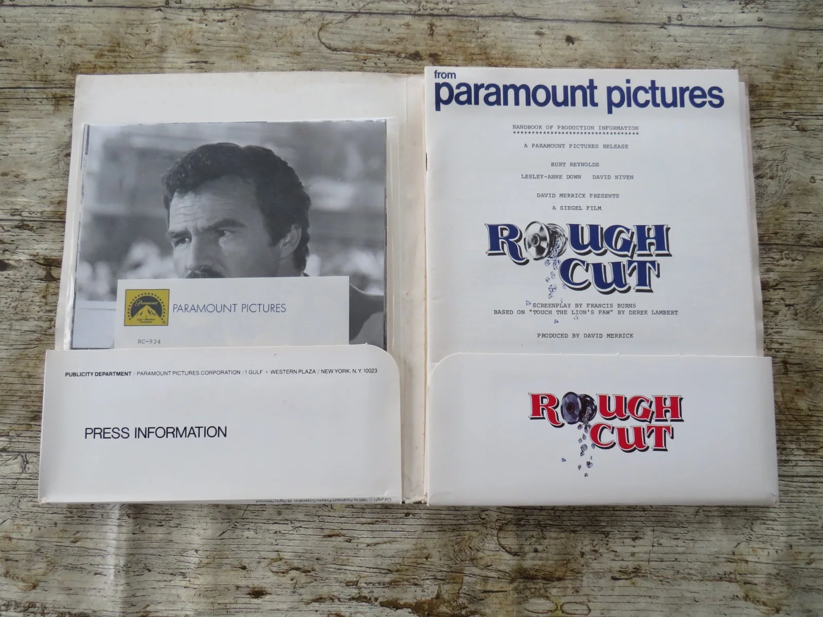 ROUGH CUT ORIGINAL 1980 CINEMA FILM MOVIE PRESS KIT Burt Reynolds 11 PHOTOS 80's, изображение 2