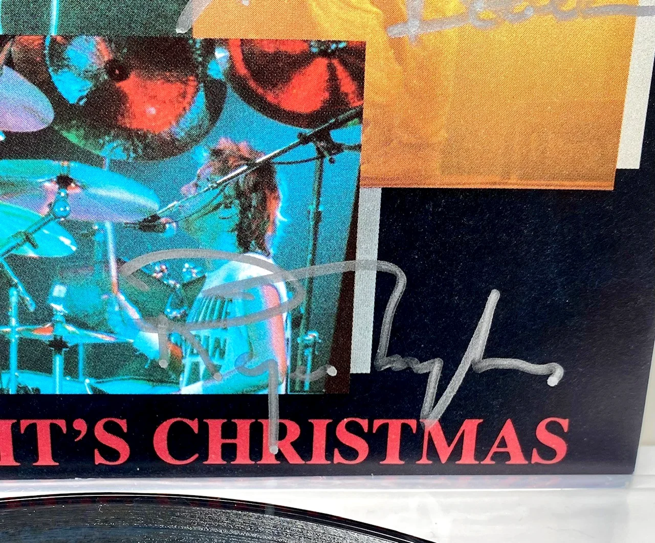 1984 Queen Thank God It's Christmas 45 Record Signed By 4 Band Freddie Mercury, image 4