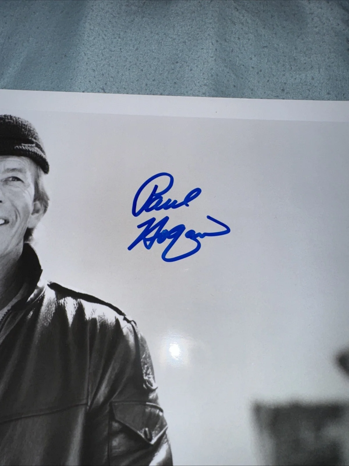 Paul Hogan — Signed Paul Hogan 8x10 Photo, image 2