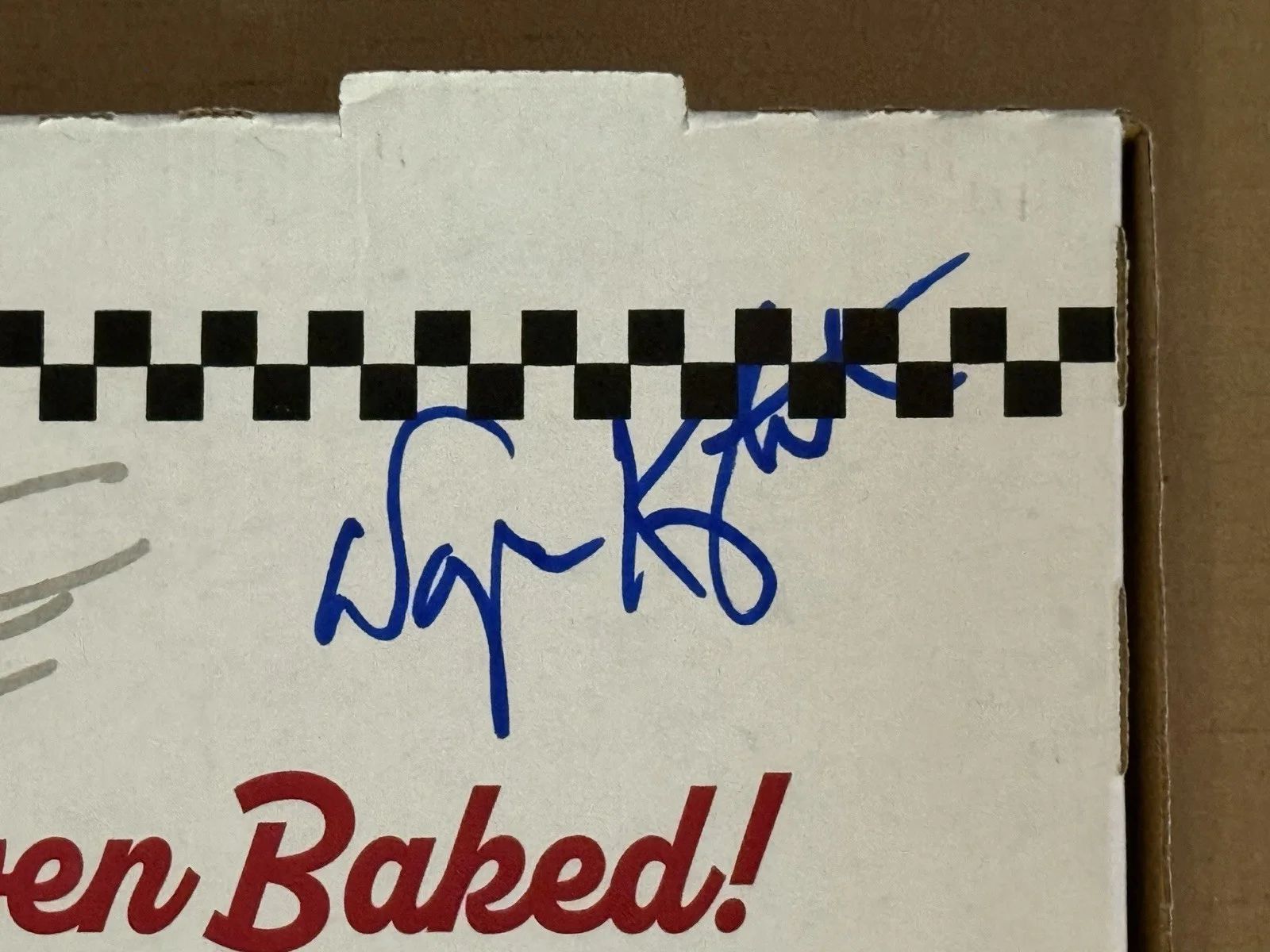 Five Nights At Freddy’s 2 Signed Pizza Box Josh Hutcherson + 6 BAS Beckett COA, изображение 3