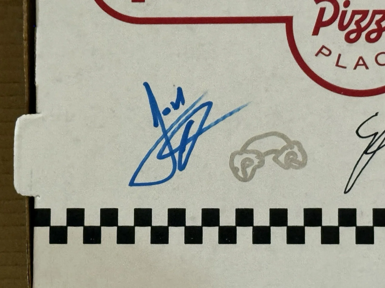 Five Nights At Freddy’s 2 Signed Pizza Box Josh Hutcherson + 6 BAS Beckett COA, изображение 5