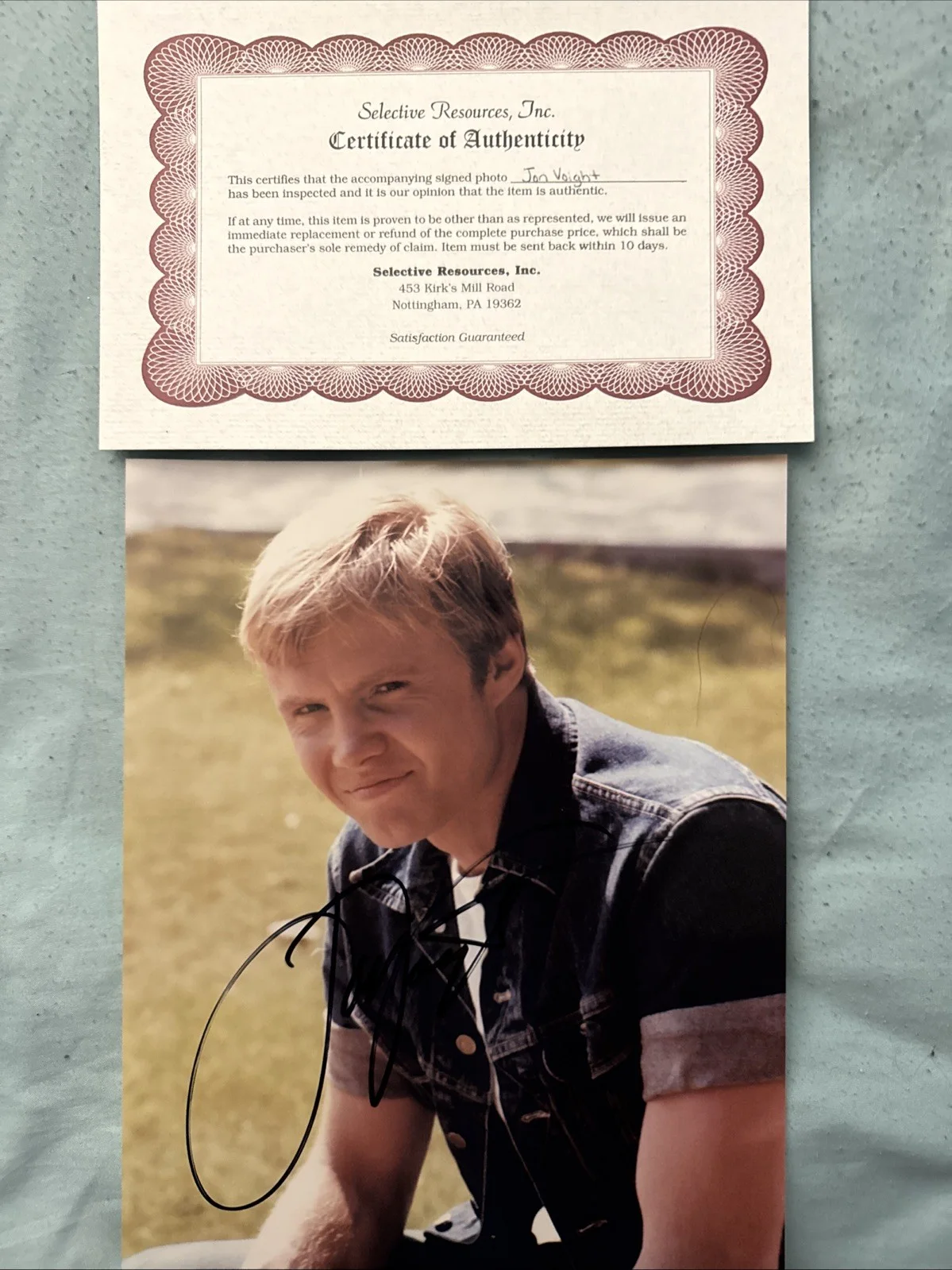 Jon Voight — Authentic Signed Jon Voight 8x10 Photo