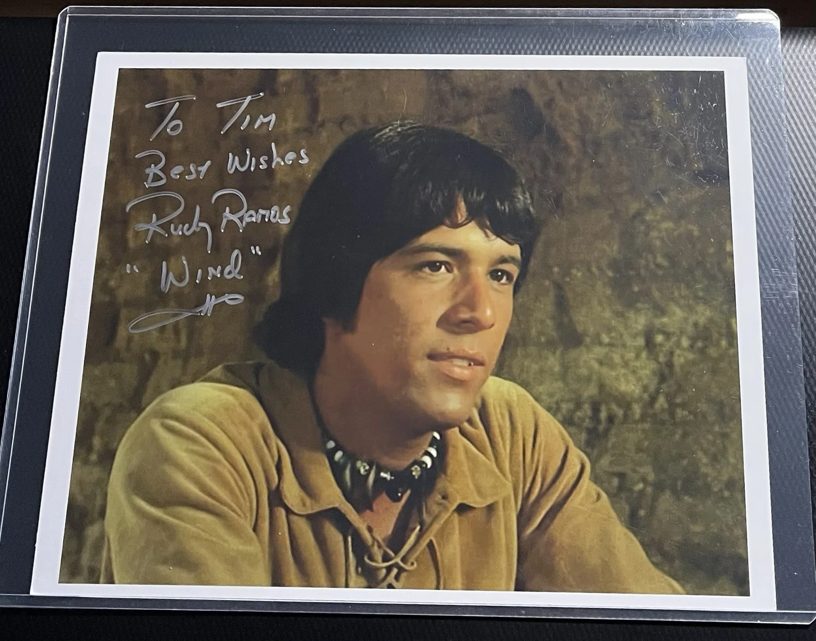 Rudy Ramos — Yellowstone Rudy Ramos aka Wind Signed 8.5x11 Photograph w/ COA & Top Loader, изображение 3