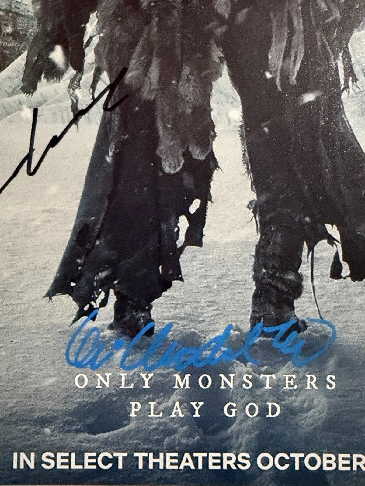Oscar Isaac, Guillermo Del Toro — OSCAR ISAAC GUILLERMO DEL TORO SIGNED AUTOGRAPH 11x14 FRANKENSTEIN PHOTO BECKETT, image 4