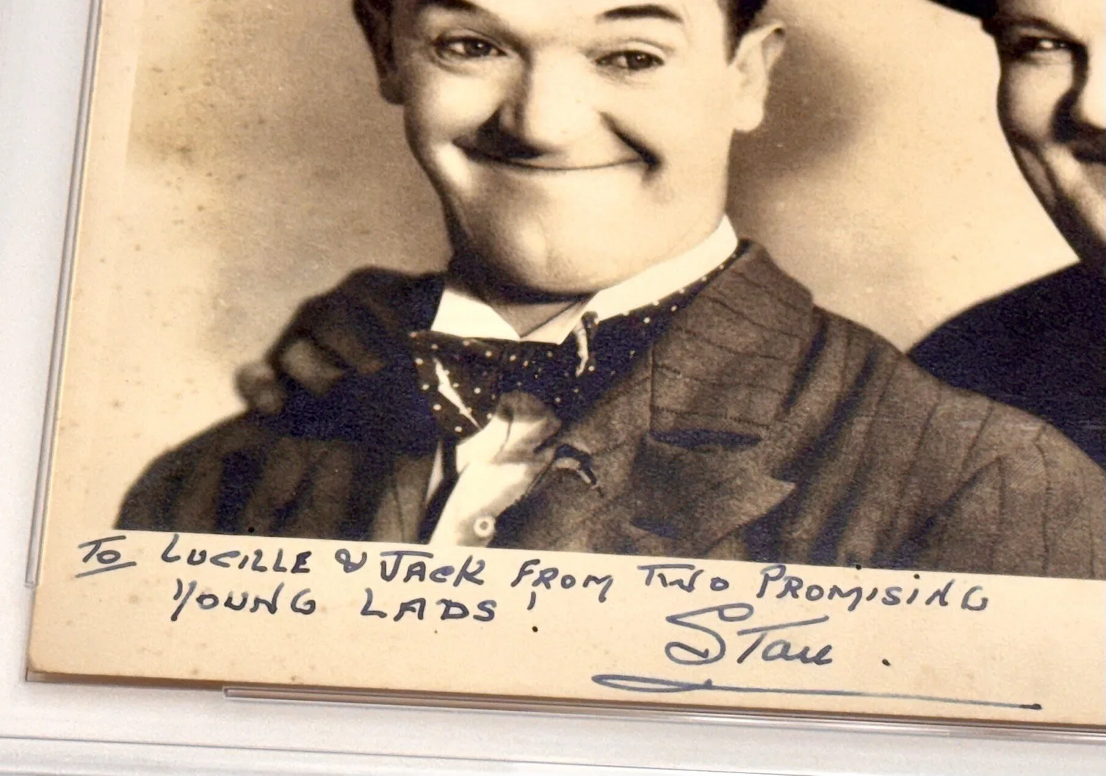 STAN LAUREL / OLIVER HARDY AUTOGRAPHED HAND SIGNED 8X10 PHOTO PSA/DNA SCARCE, image 2