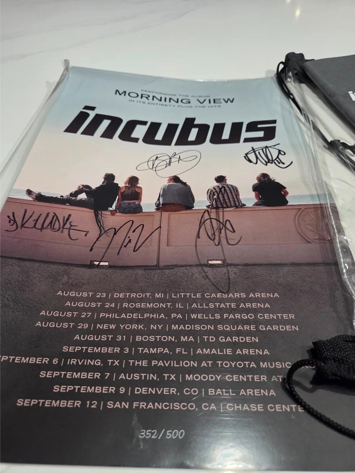 Incubus Morning View 2024 VIP Merch Set Autographed Poster + Exclusive Items, изображение 2