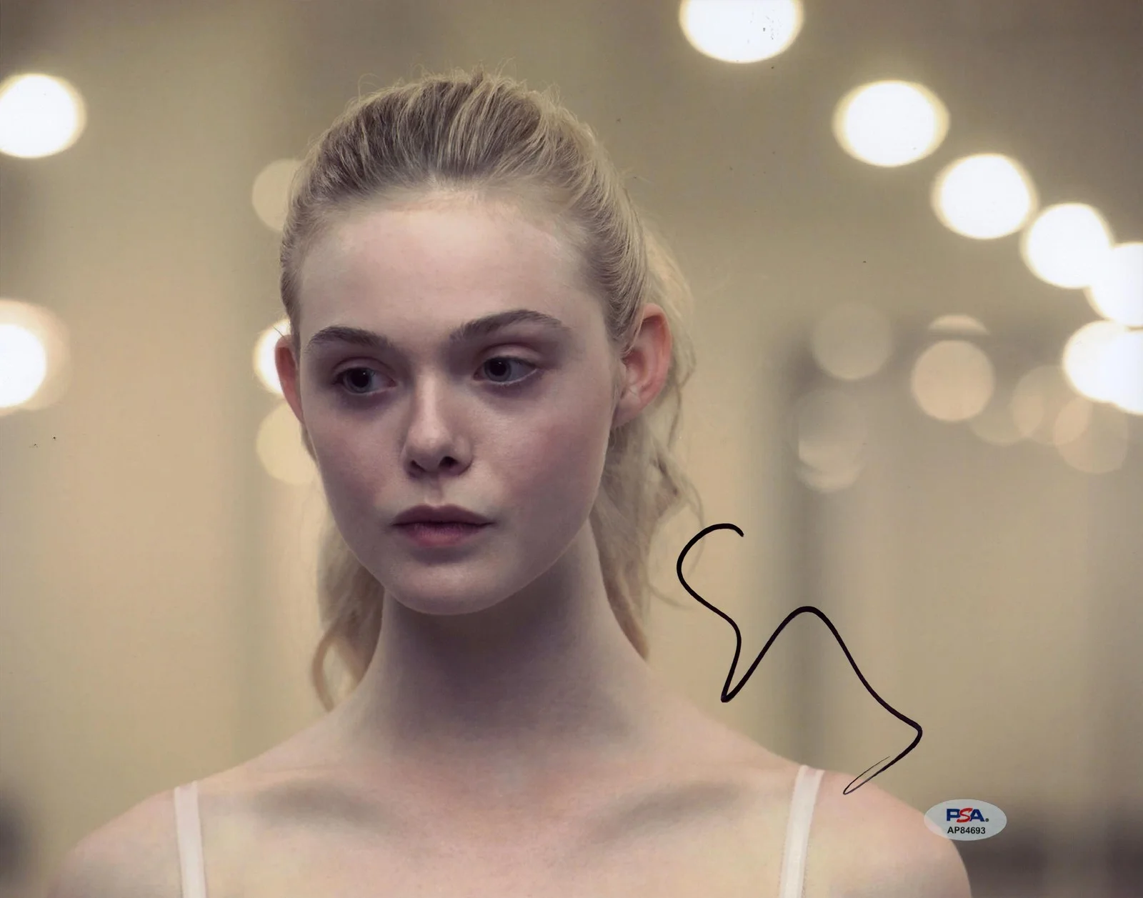 Elle Fanning — Elle Fanning The Neon Demon Authentic Signed 11x14 Photo PSA/DNA #AP84693