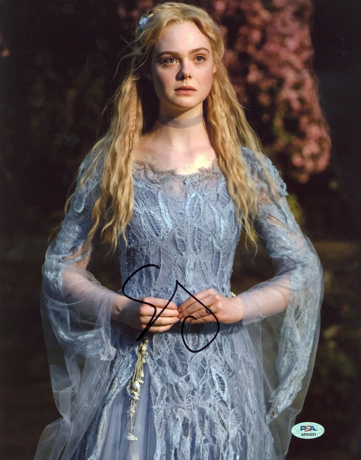 Elle Fanning — Elle Fanning Maleficent Authentic Signed 11x14 Vertical Photo PSA/DNA #AP84691