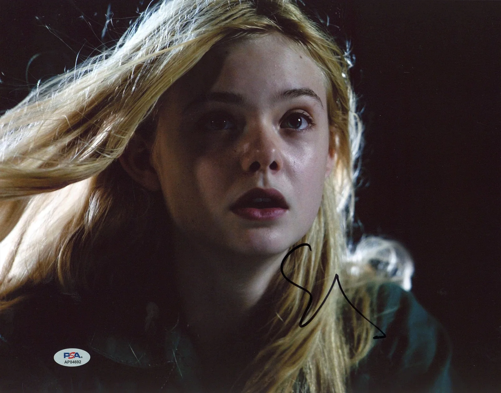 Elle Fanning — Elle Fanning The Neon Demon Authentic Signed 11x14 Photo PSA/DNA #AP84692