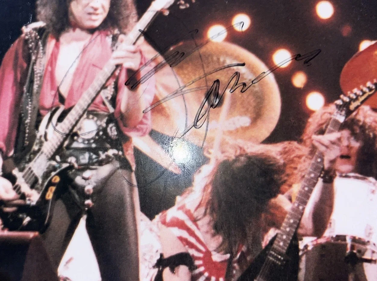KISS RARE Kamikaze Kissing At Budokan Vinyl 2 LP VG - AUTOGRAPHED by GS and PS!, изображение 2