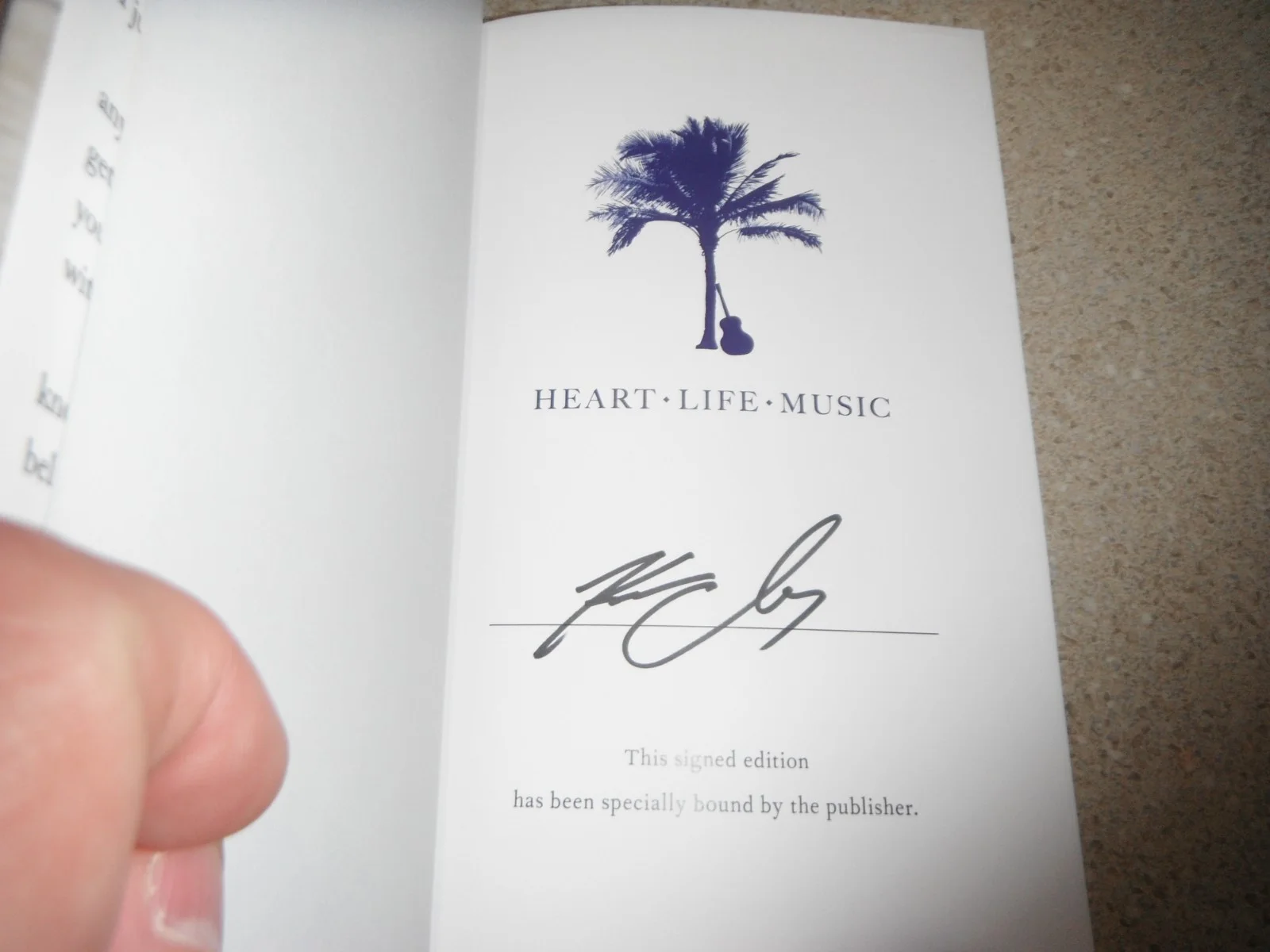KENNY CHESNEY SIGNED HEART LIFE MUSIC HARDBACK BOOK, image 2