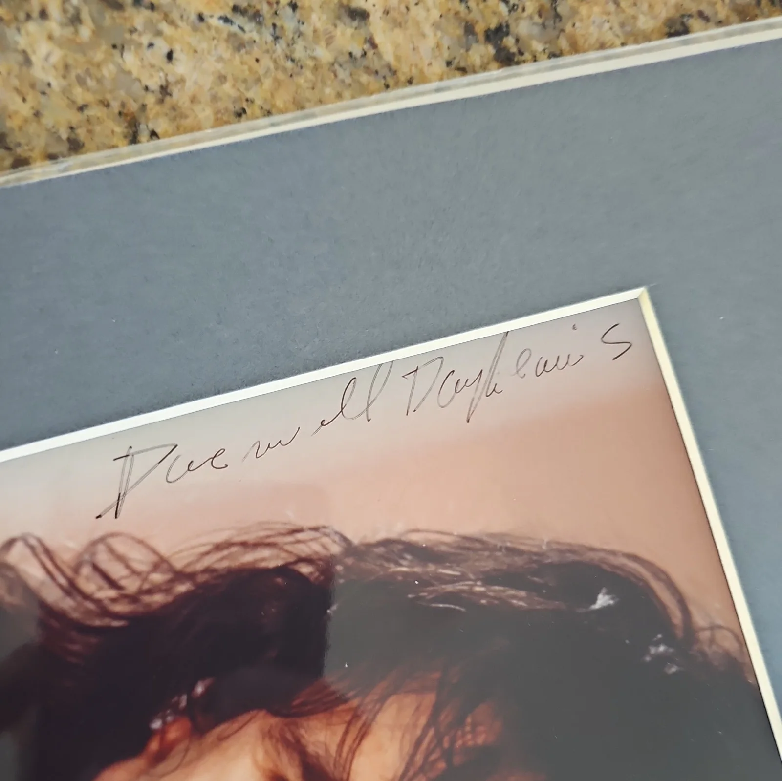 Daniel Day-Lewis — Daniel Day Lewis Signed Autograph 8x10 In the Name of the Father Full Signature, изображение 2