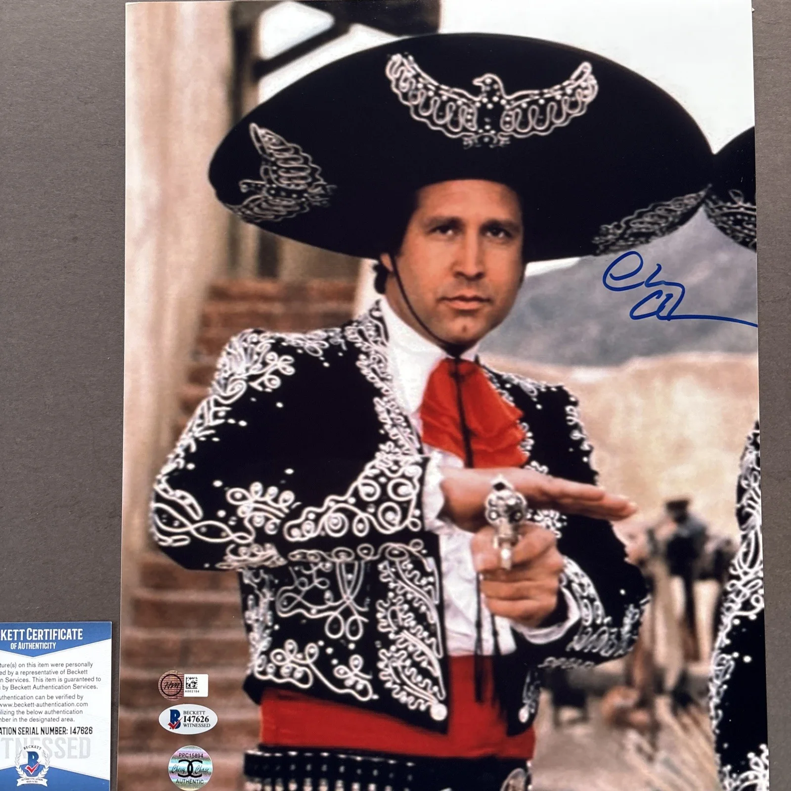 Chevy Chase — Chevy Chase Autographed Signed 11X14 Photo -Three Amigos - Beckett Witnessed, изображение 2
