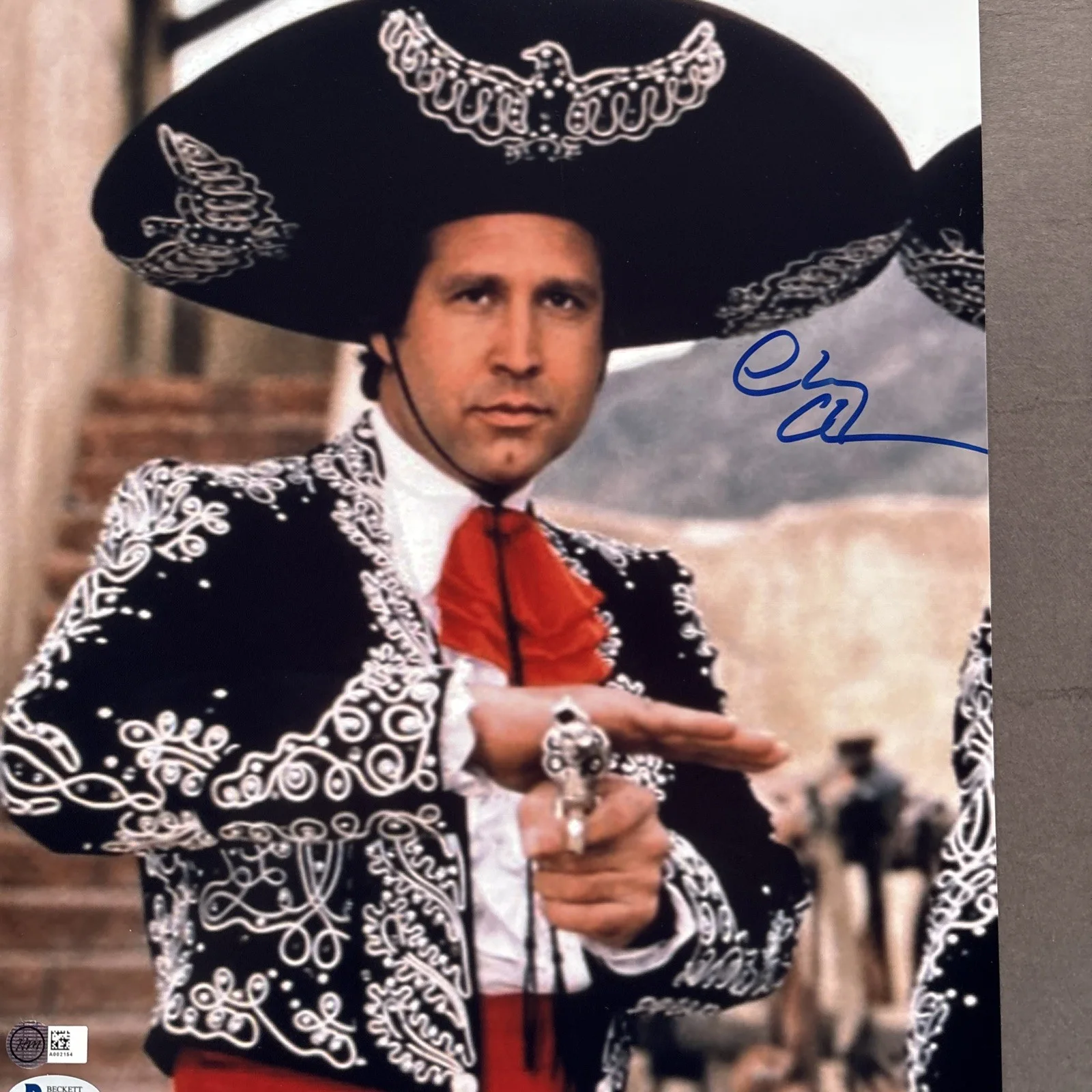 Chevy Chase — Chevy Chase Autographed Signed 11X14 Photo -Three Amigos - Beckett Witnessed, изображение 3