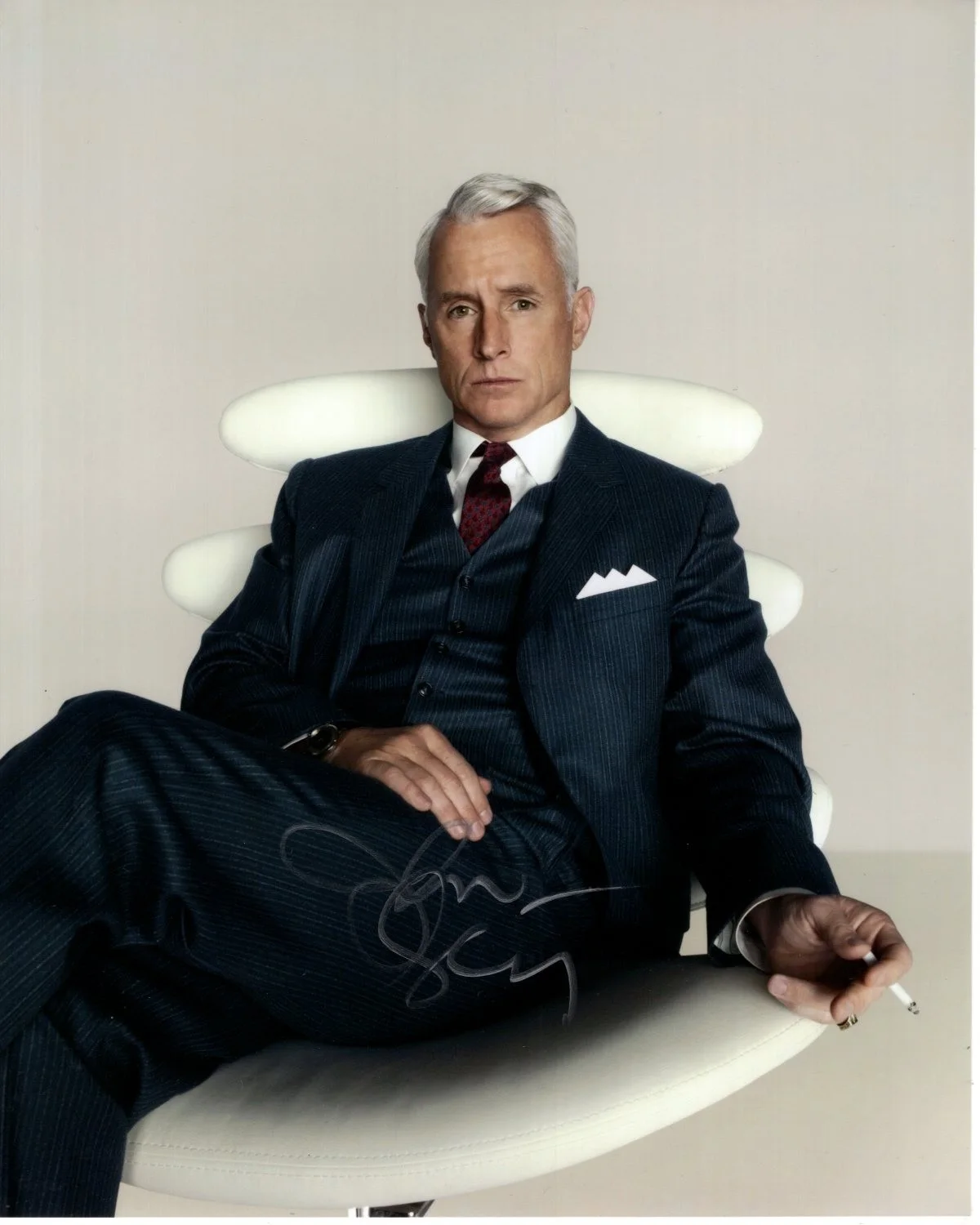John Slattery — JOHN SLATTERY Signed 8x10 MAD MEN ROGER STERLING Photo w/ Hologram COA