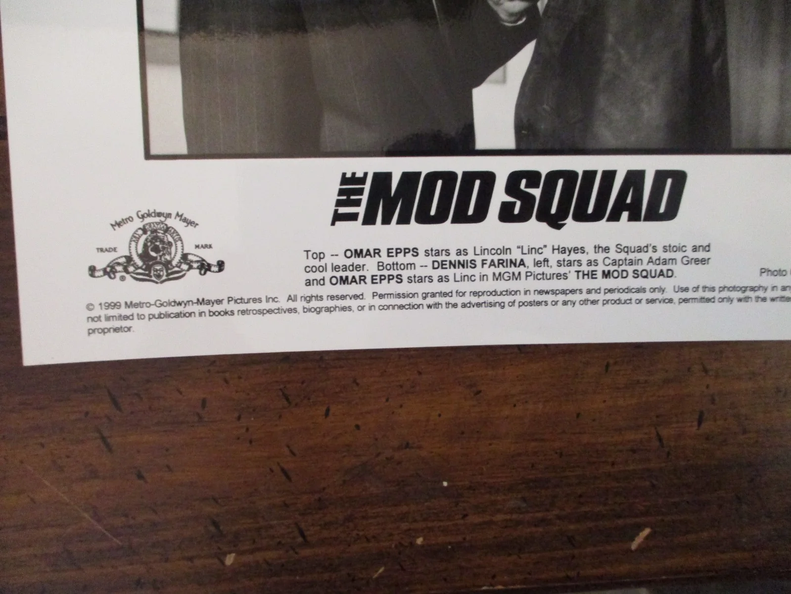 Omar Epps/Dennis Farina(THE MOD SQUAD)1999 8 x 10 Glossy Black/White Press Photo, image 3