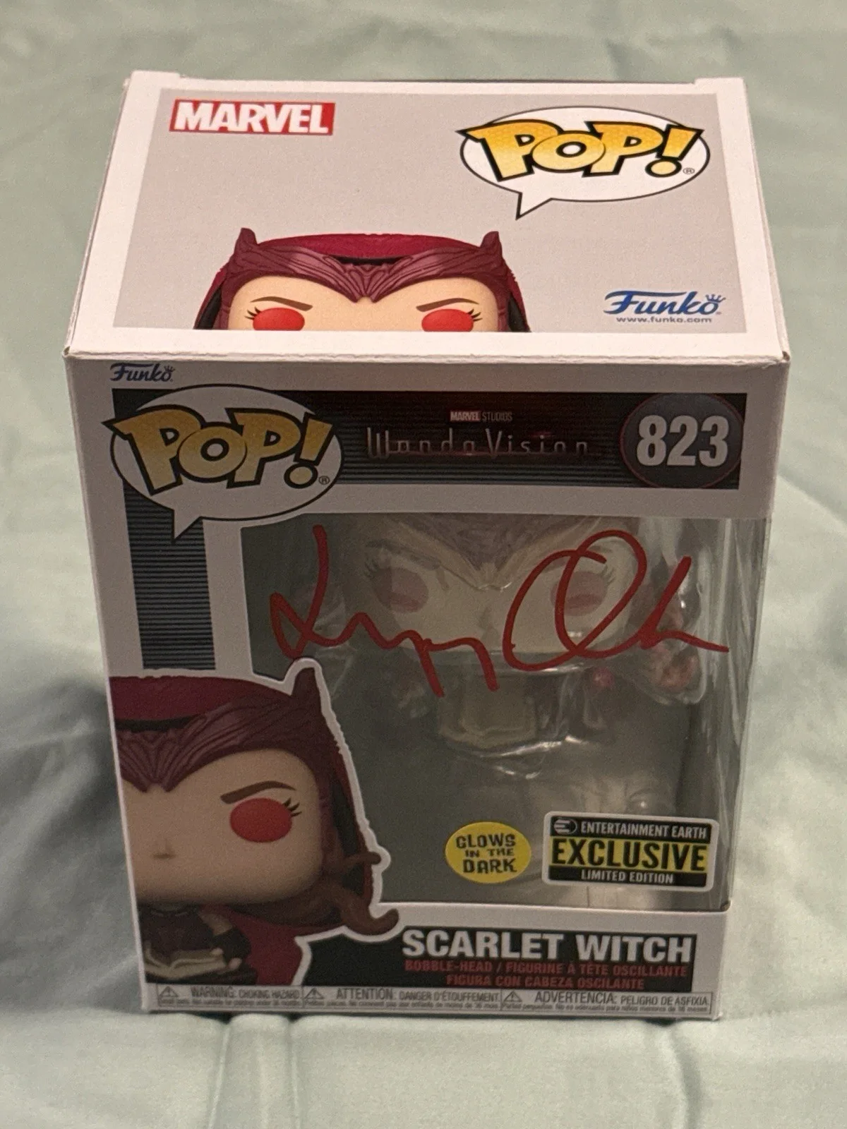 Elizabeth Olsen — Elizabeth Olsen Signed Scarlet Witch Red Eyes Funko Pop #823 Beckett Witnessed, изображение 2