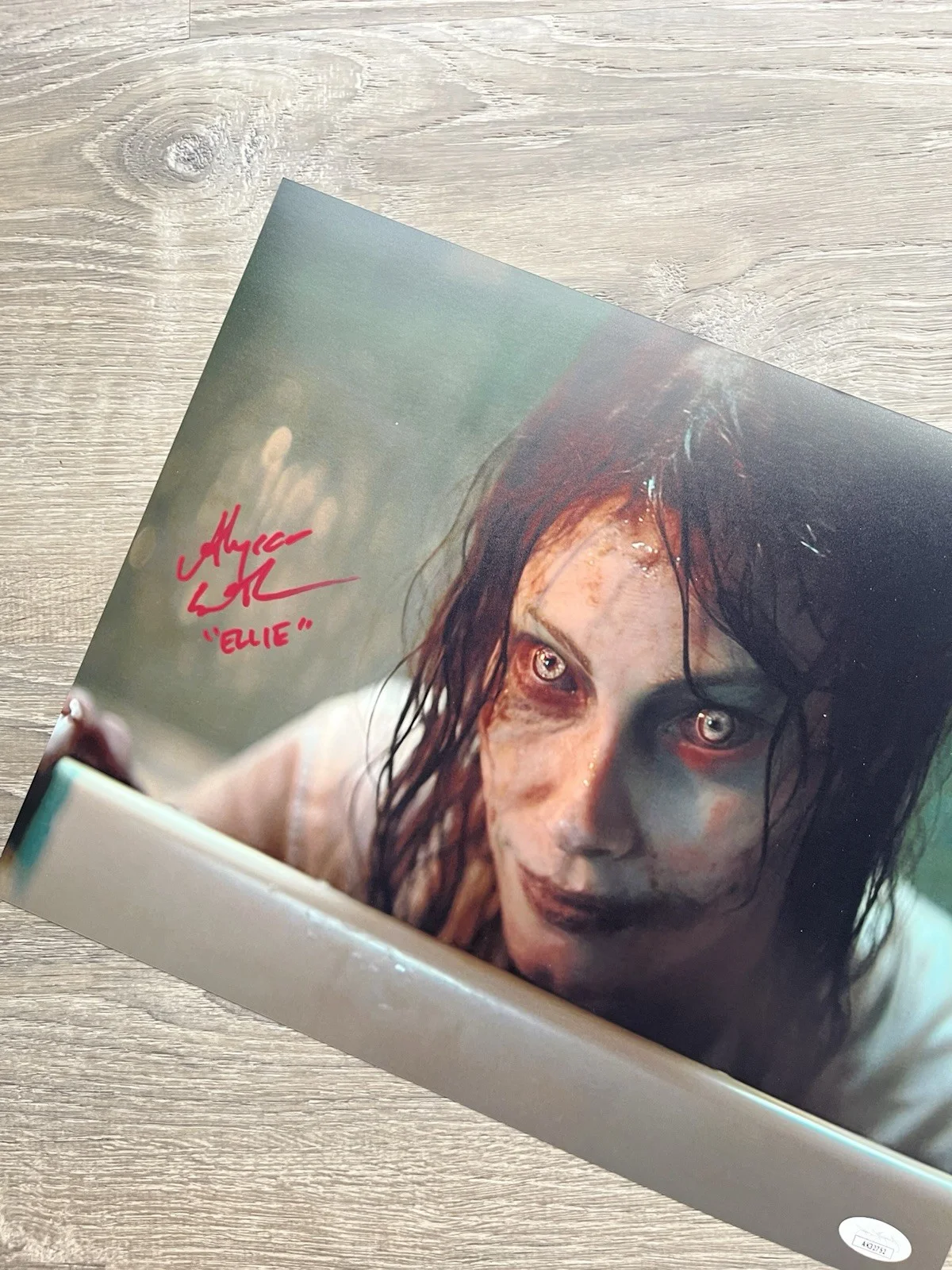 Alyssa Sutherland — Alyssa Sutherland Signed Evil Dead Rise 11x14 Photo JSA COA Ellie Horror Auto, изображение 5