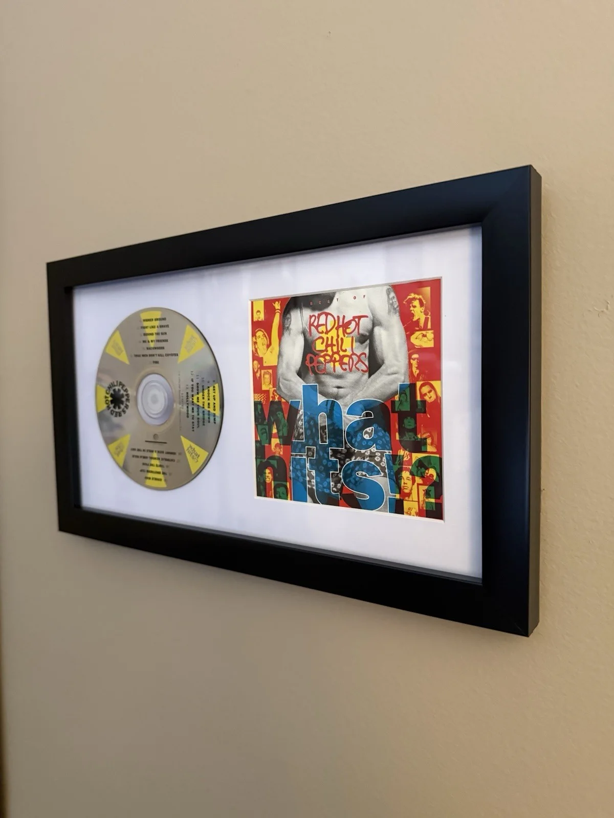 FRAMED RED HOT CHILI PEPPERS 'WHAT HITS?' CD & COVER - Ready for display!, изображение 2