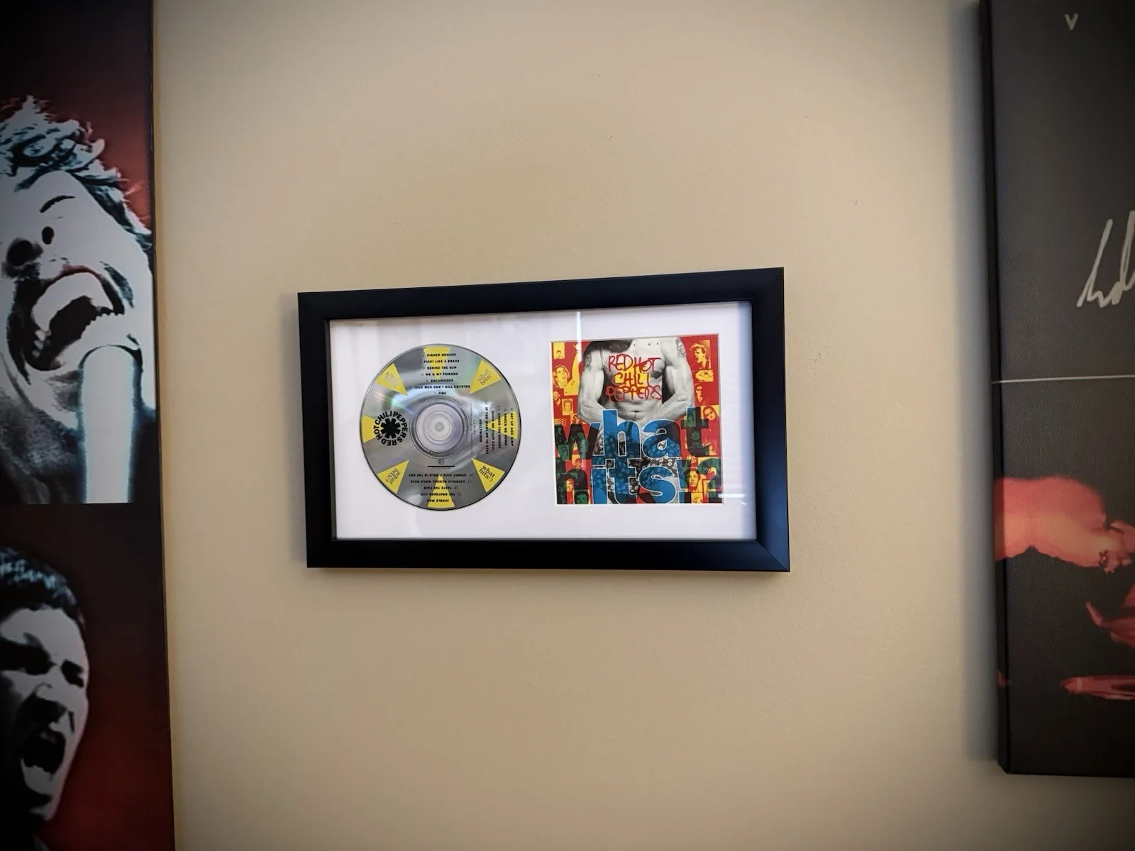 FRAMED RED HOT CHILI PEPPERS 'WHAT HITS?' CD & COVER - Ready for display!, изображение 3