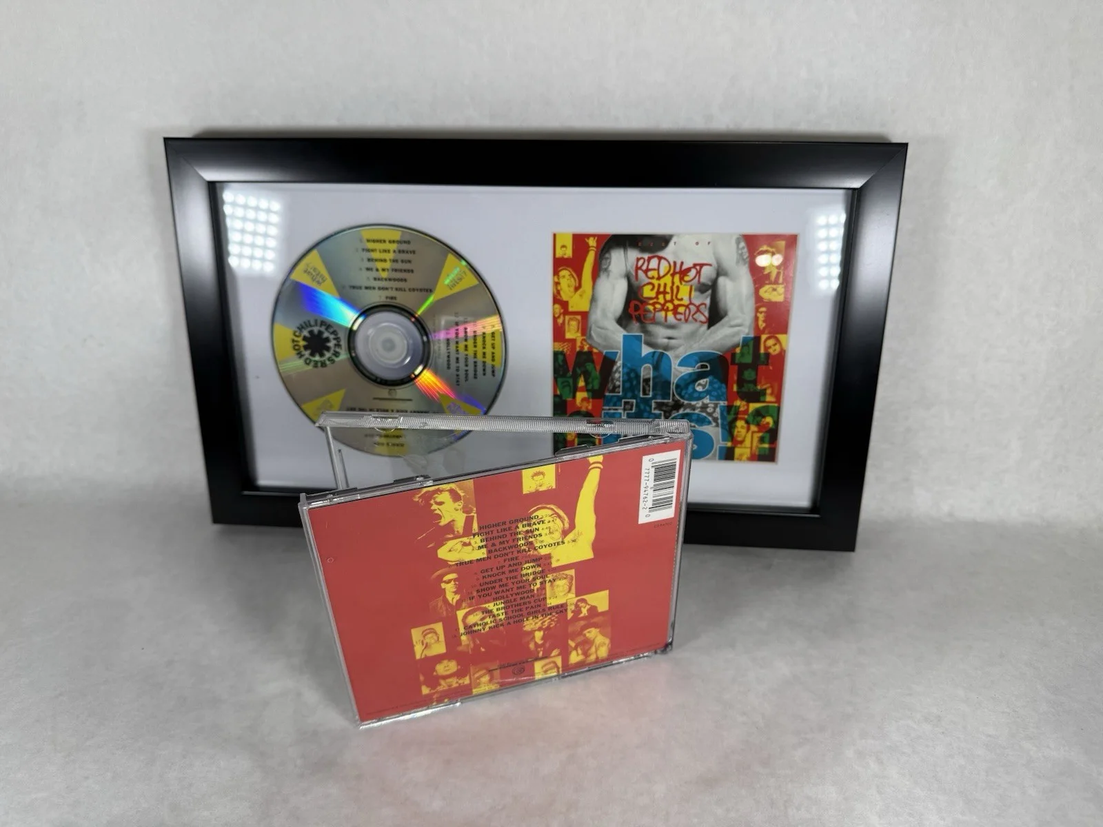 FRAMED RED HOT CHILI PEPPERS 'WHAT HITS?' CD & COVER - Ready for display!, изображение 5