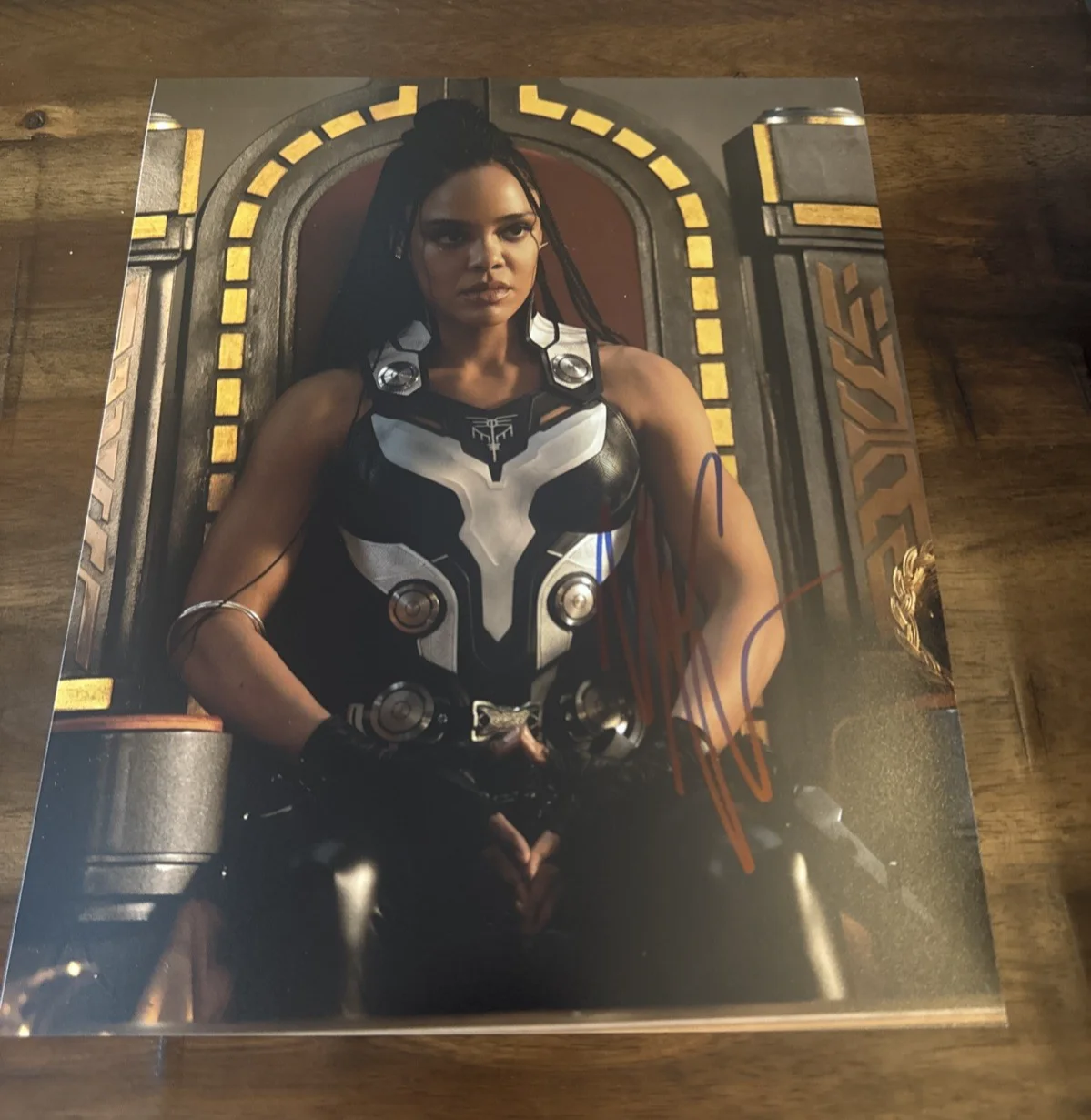 Tessa Thompson — TESSA THOMPSON Signed 8x10 THOR RAGNAROK VALKYRIE Photo w/Hologram COA Proof !!