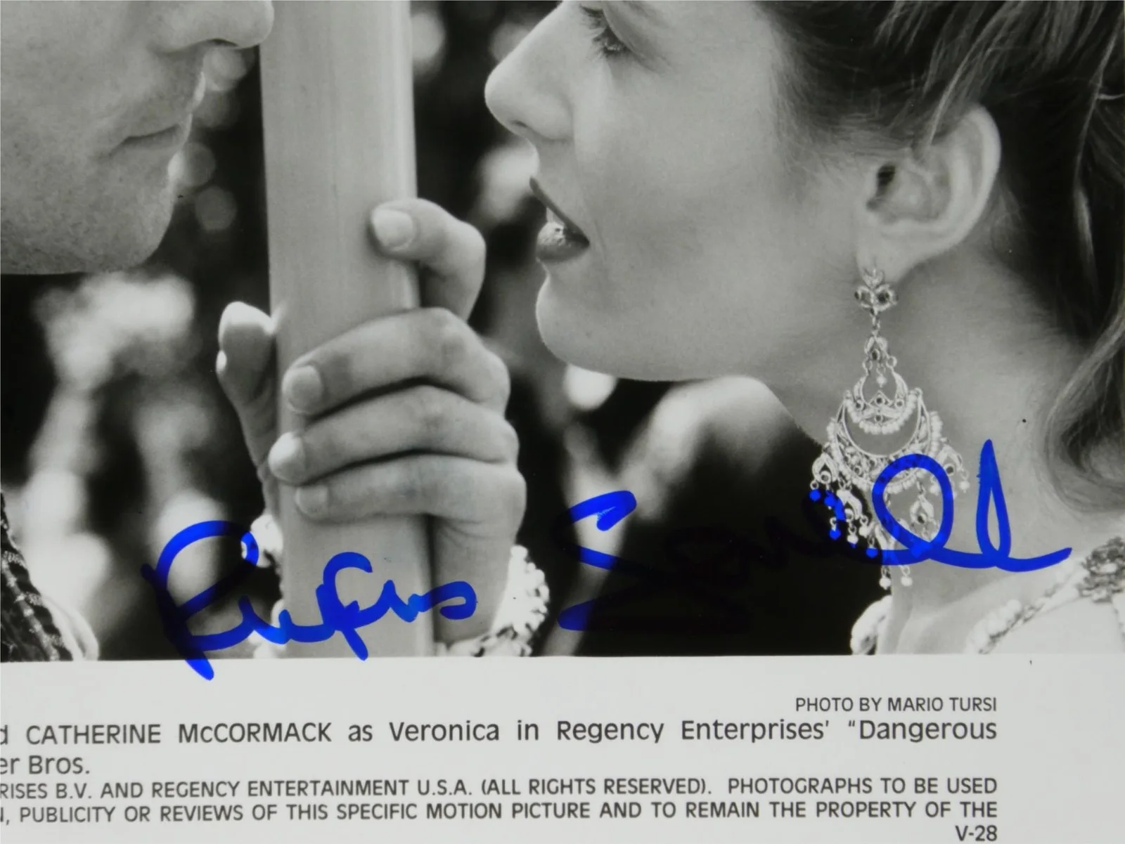 Rufus Sewell — Rufus Sewell Signed B&W 8x10 Promo Photo Dangerous Beauty Autographed, изображение 2
