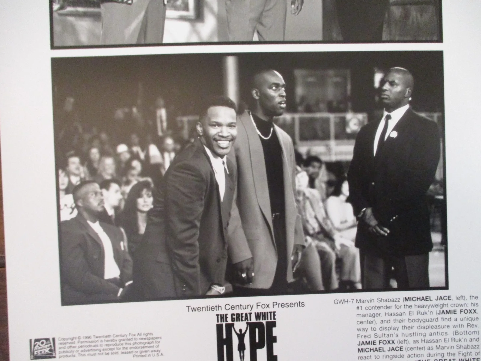 (THE GREAT WHITE HYPE)Jamie Foxx/Michael Jace)1996 8 x10 Black/White Press Photo, image 2