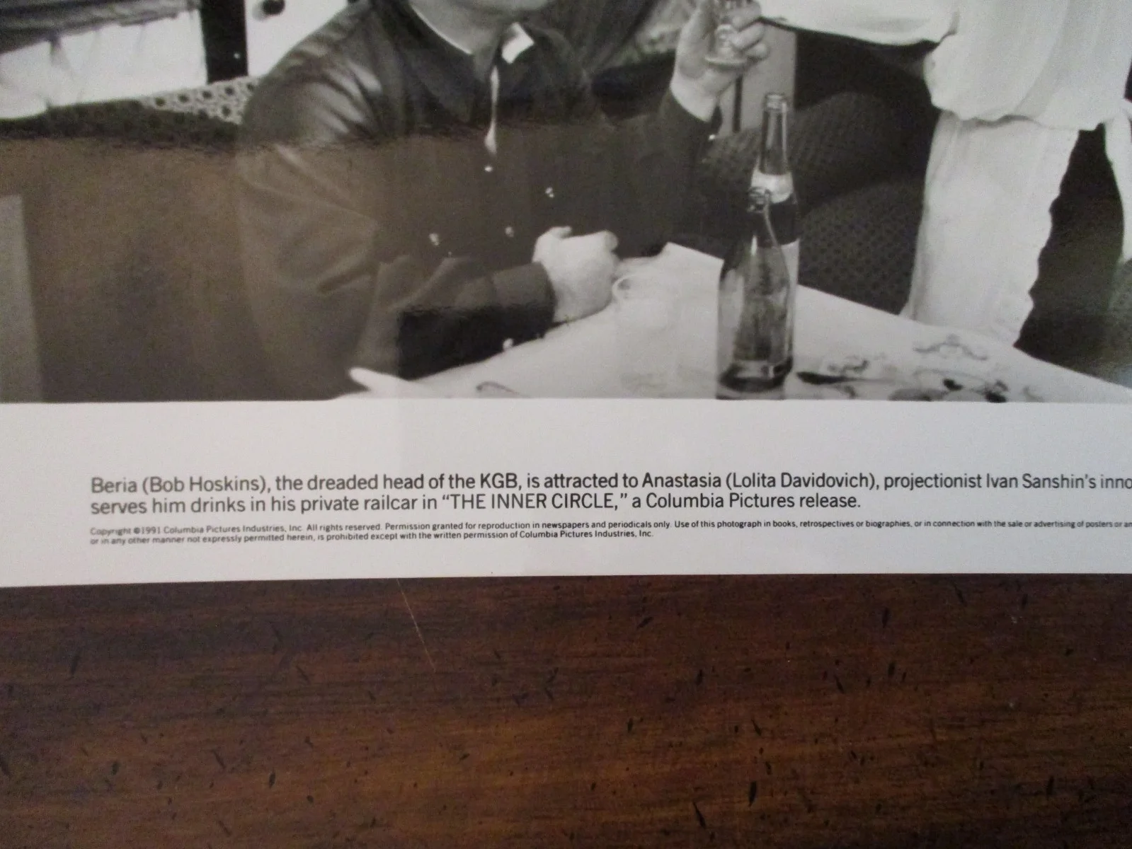 Bob Hoskins/Lolita Davidovich(THE INNER CIRCLE)1991 10 x8 Glossy B&W Press Photo, изображение 2