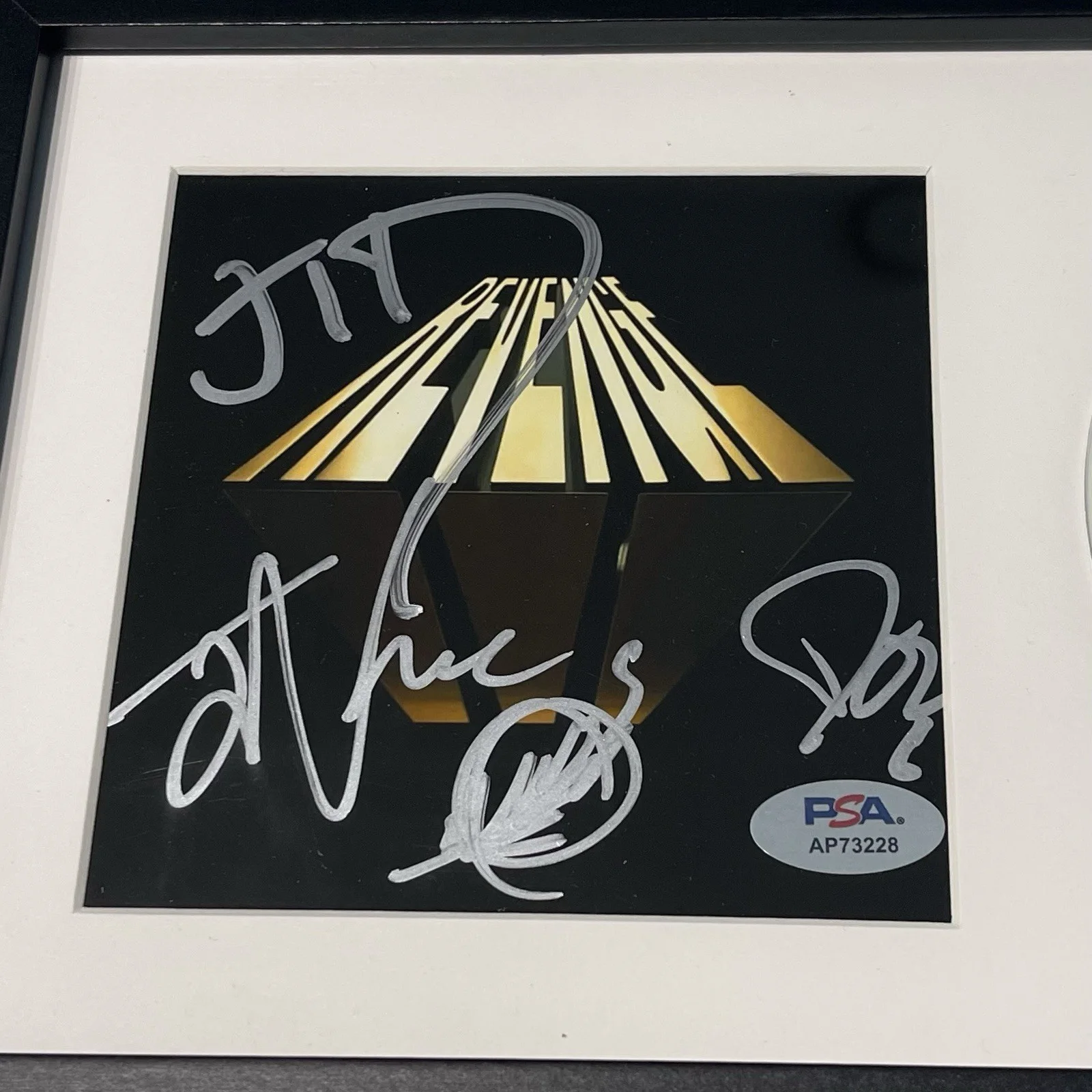 JID & EARTHGANG SIGNED DREAMVILLE REVENGE OF DREAMERS CD ALBUM AUTOGRAPH PSA COA, изображение 2
