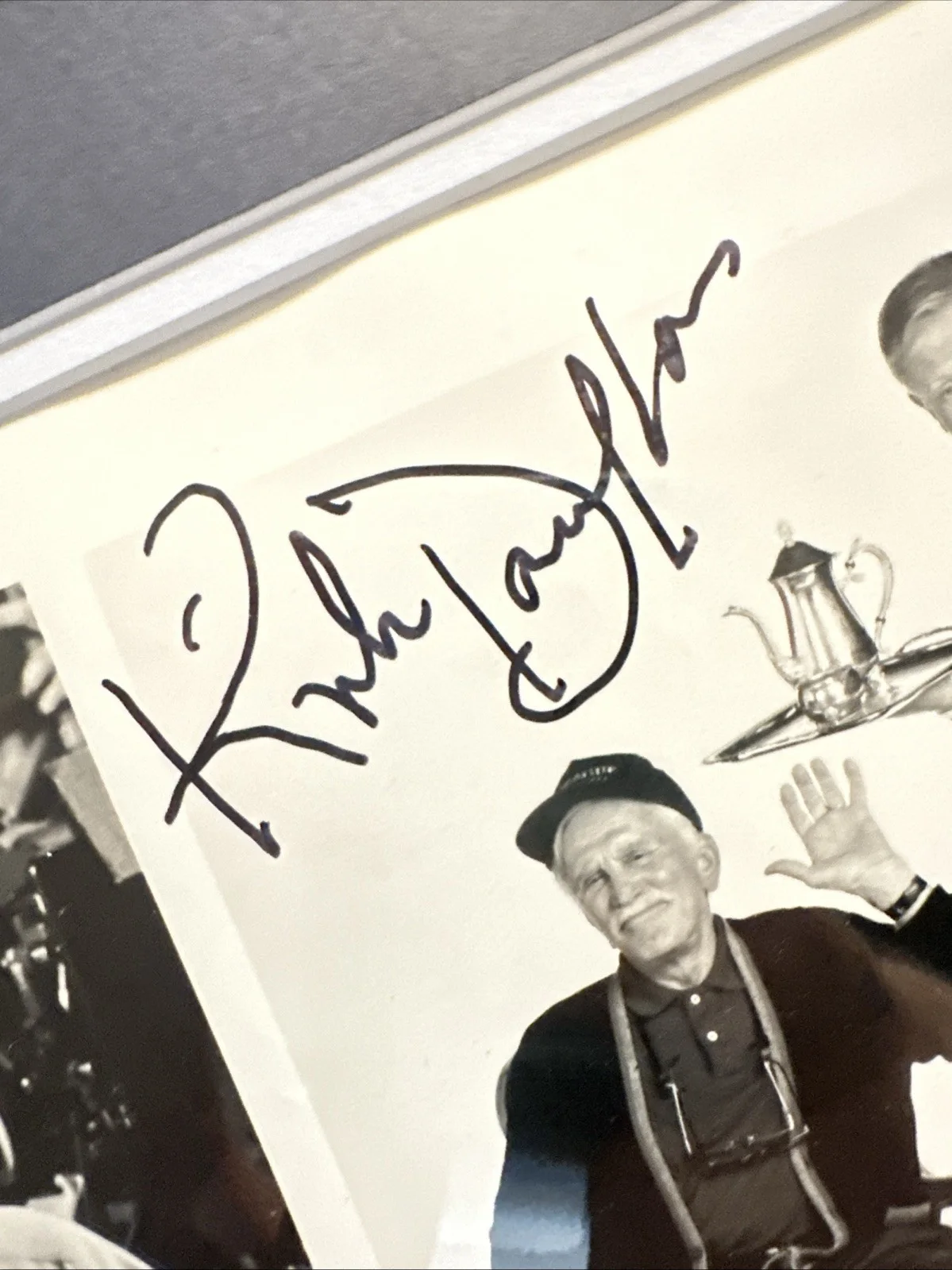 Kirk Douglas — kirk douglas signed autograph Picture From Movie Greedy In A 16”X 13” Frame, image 4