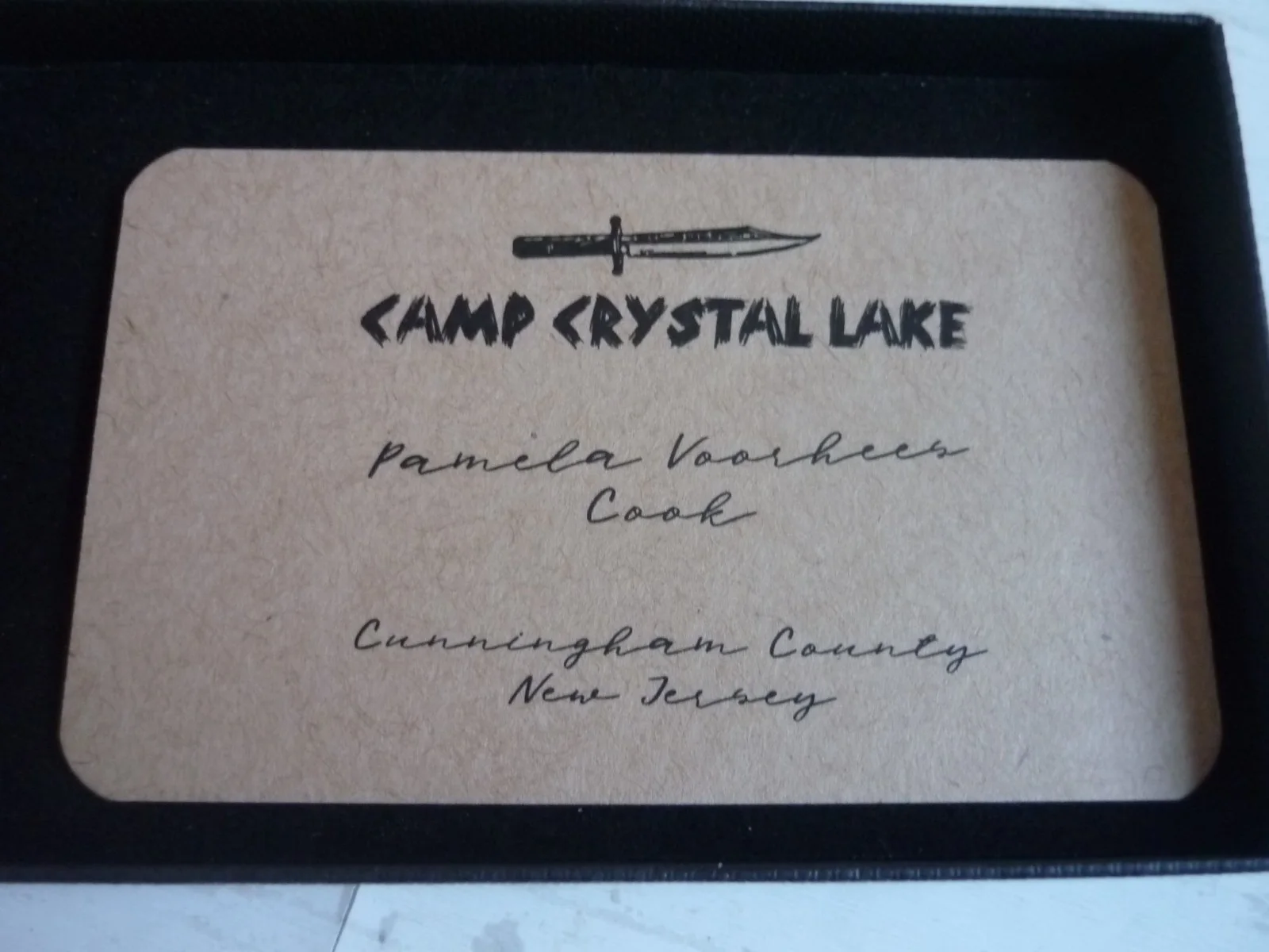 Movie replica prop boxed business card camp crystal lake pamela vorhees cook, изображение 2