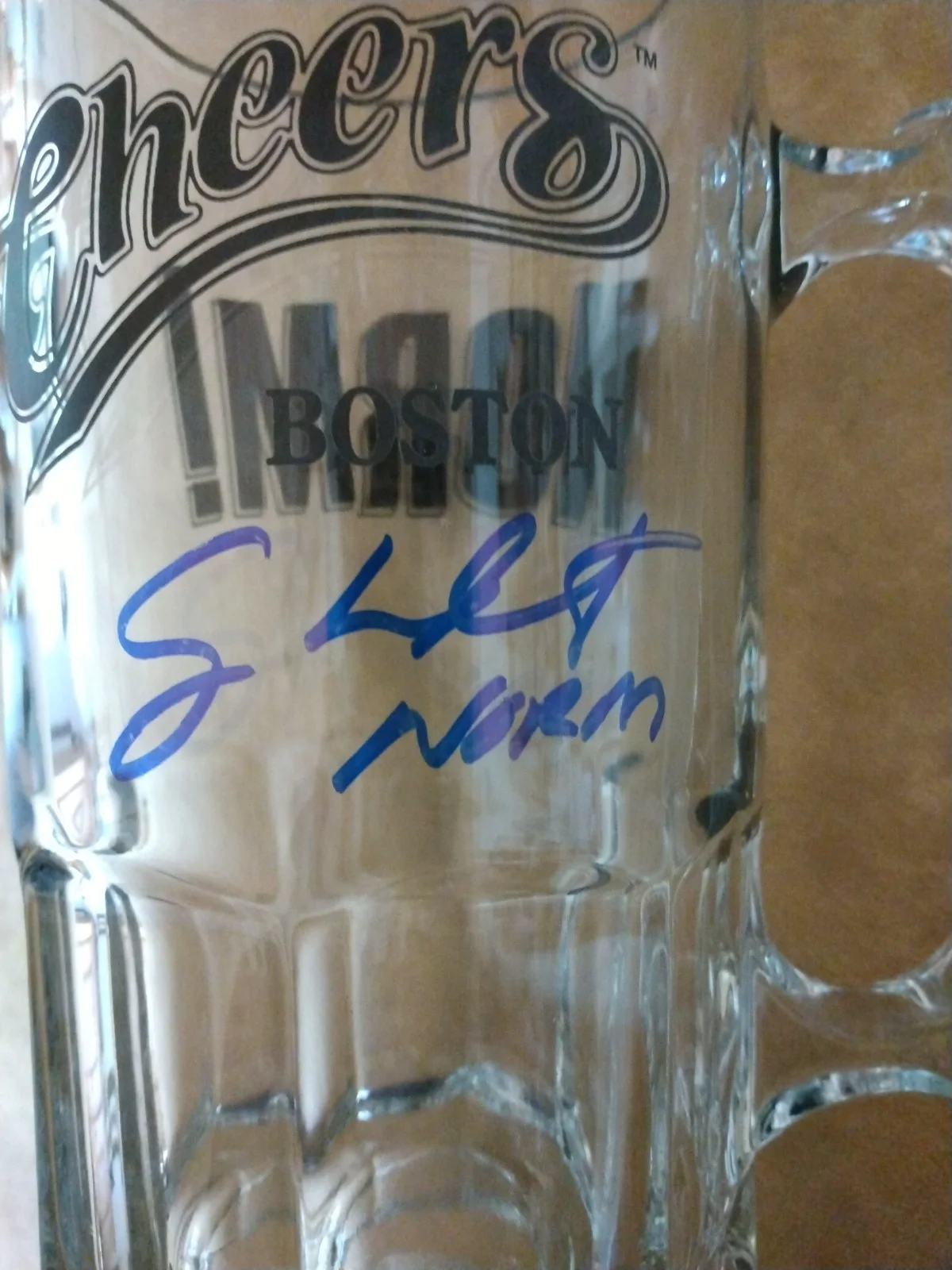 GEORGE WENDT — GEORGE WENDT SIGNED AUTOGRAPH CHEERS MUG (8" TALL 4" WIDE) COA #2368363 AUTO, изображение 2