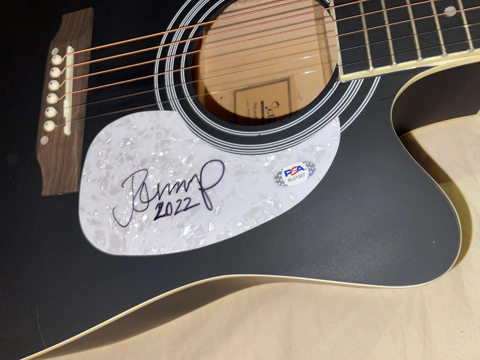 John Mellencamp American Fool Scarecrow Uh Huh Signed Acoustic Guitar PSA COA, изображение 3