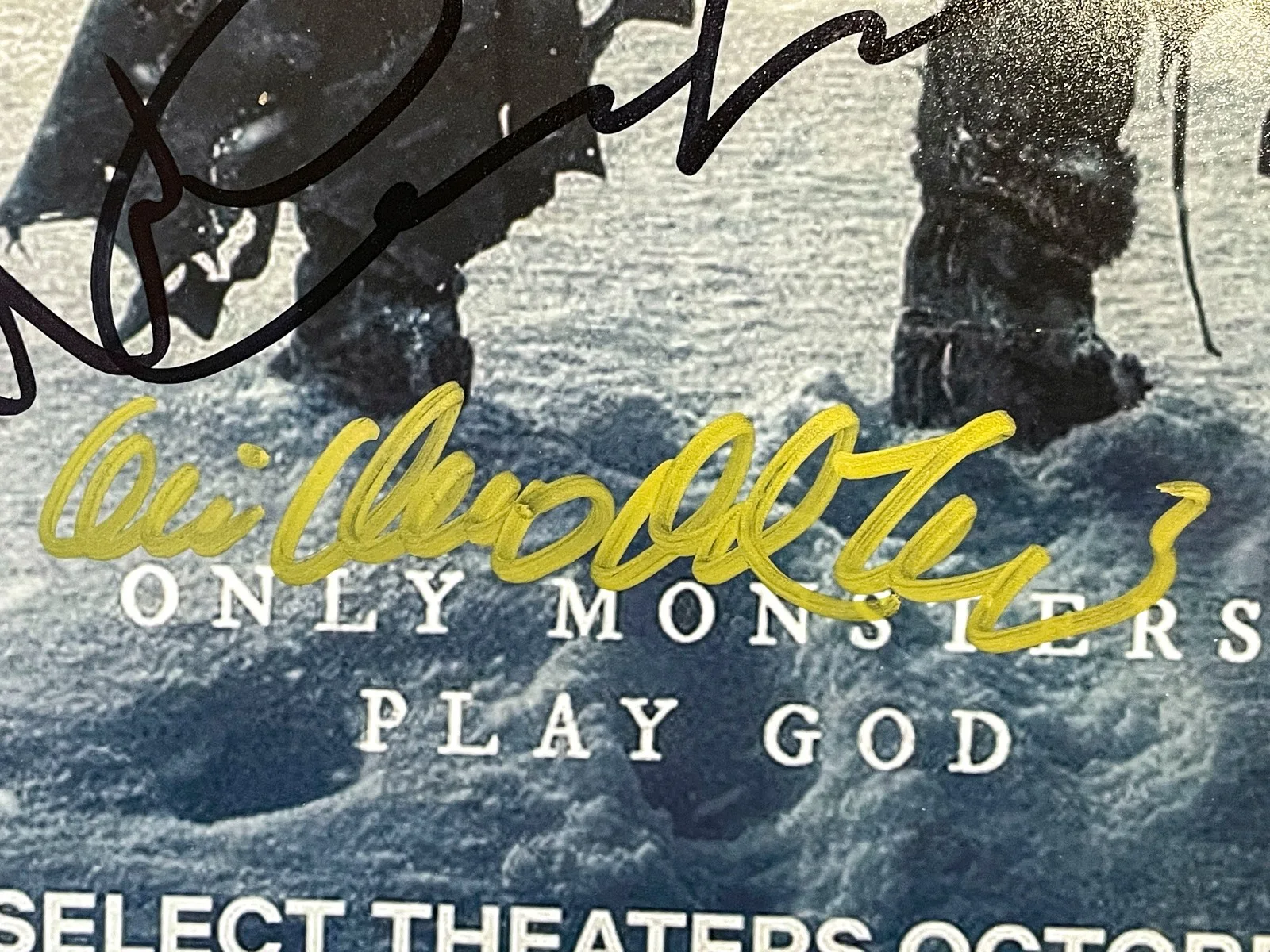 Jacob Elordi, Oscar Isaac, Mia Goth, Christoph Waltz — Jacob Elordi Mia Goth Oscar Isaac 5x Cast Signed FRANKENSTEIN 12x18 Photo JSA A, изображение 5