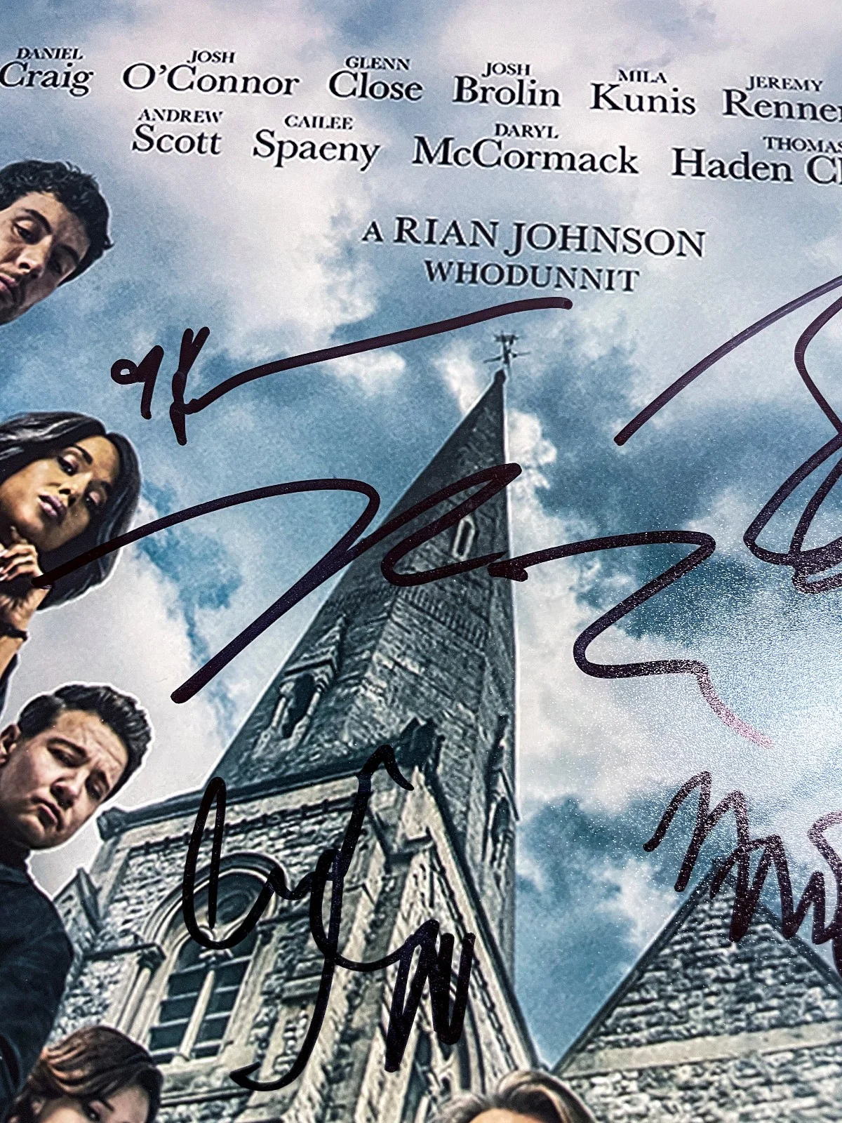 Glenn Close, Andrew Scott, Jeremy Renner, Kerry Washington — Jeremy Renner 6x Cast Signed KNIVES OUT WAKE UP DEAD MAN 12x18 Photo PROOF JSA, изображение 2