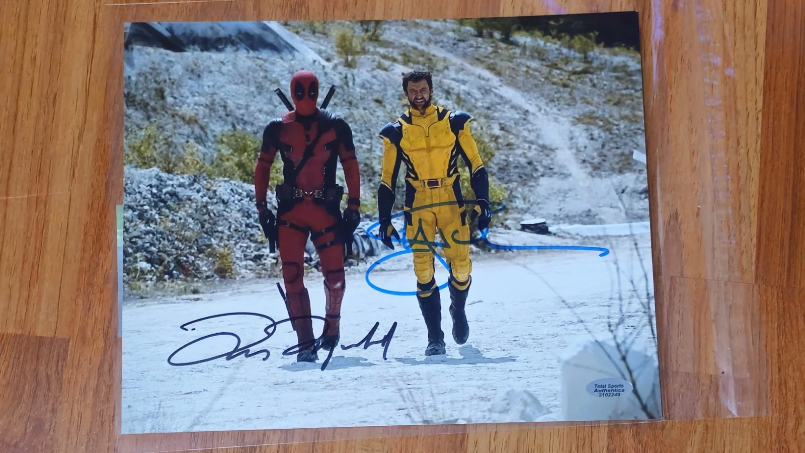 Ryan Reynolds, Hugh Jackman — RYAN REYNOLDS + HUGH JACKMAN Signed (DEADPOOL & WOLVERINE) 8x10" Autograph w/COA