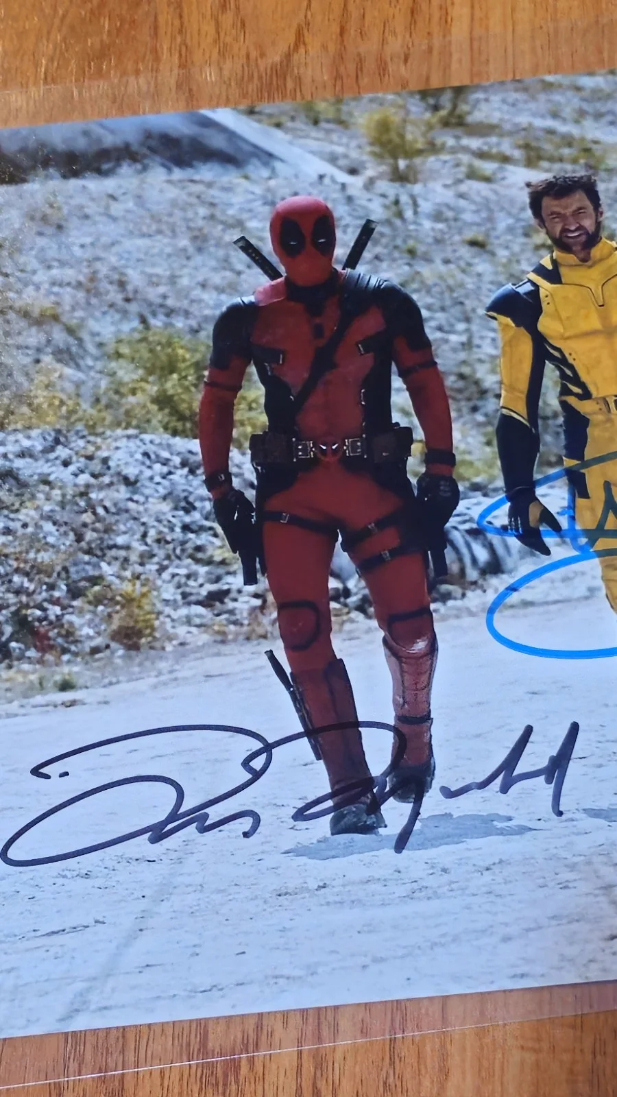 Ryan Reynolds, Hugh Jackman — RYAN REYNOLDS + HUGH JACKMAN Signed (DEADPOOL & WOLVERINE) 8x10" Autograph w/COA, image 4