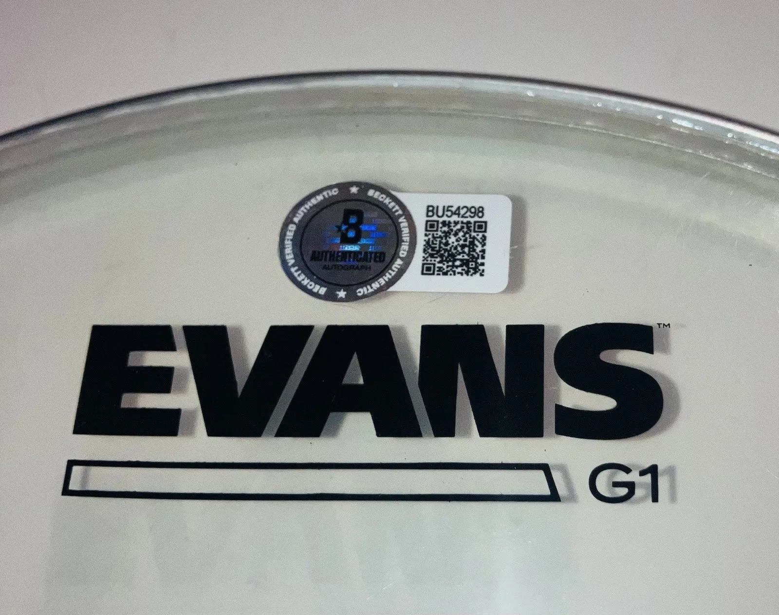 MAGDALENA BAY SIGNED AUTOGRAPHED 10” EVANS DRUMHEAD MICA MATTHEW BAS COA RARE!, изображение 2