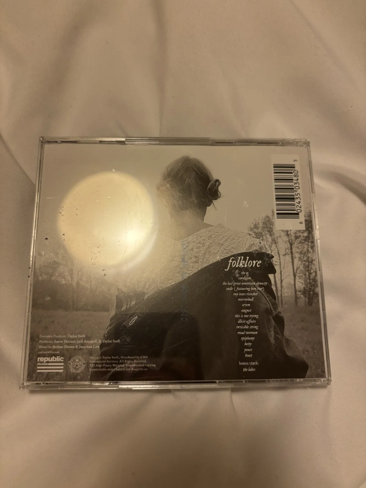 signed taylor swift cd folklore, изображение 2
