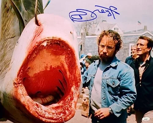 Richard Dreyfuss — Richard Dreyfuss Autographed Jaws 16x20 Shark Photo - JSA *Blue, изображение 3