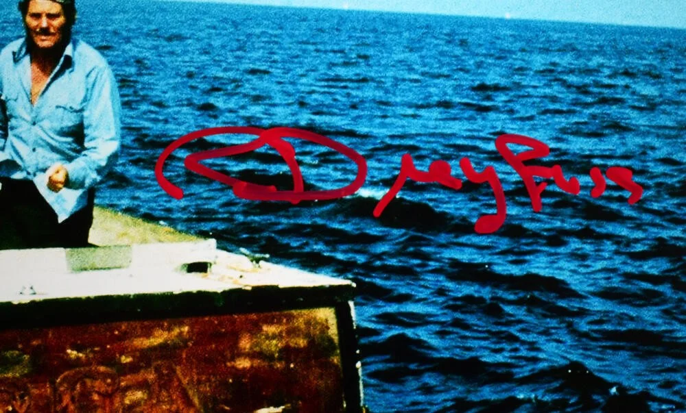 Richard Dreyfuss — Richard Dreyfuss Autographed Jaws 11x14 Boat Photo -JSA *Red, изображение 2