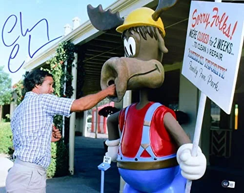 Chevy Chase — Chevy Chase Autographed 16X20 Vacation Punching Moose - Beckett W Holo, изображение 5