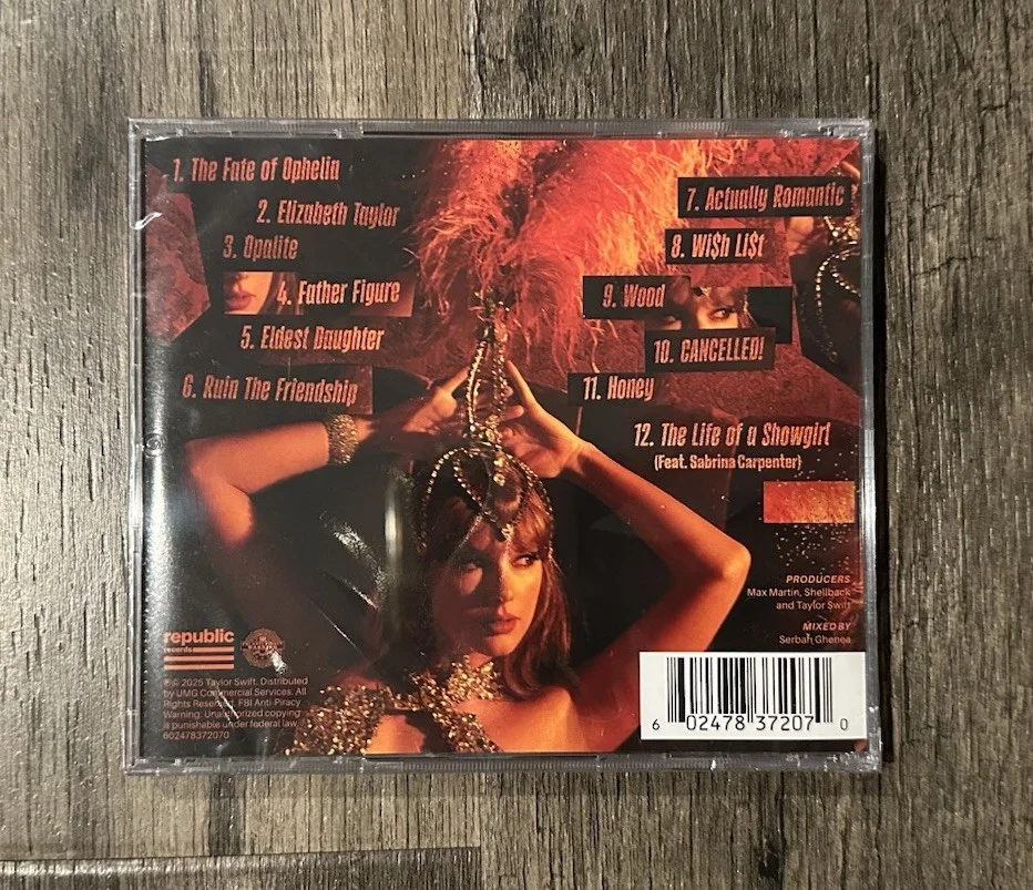 IN HAND Taylor Swift - The Life of a Showgirl CD + Hand Signed Photo 1, изображение 2