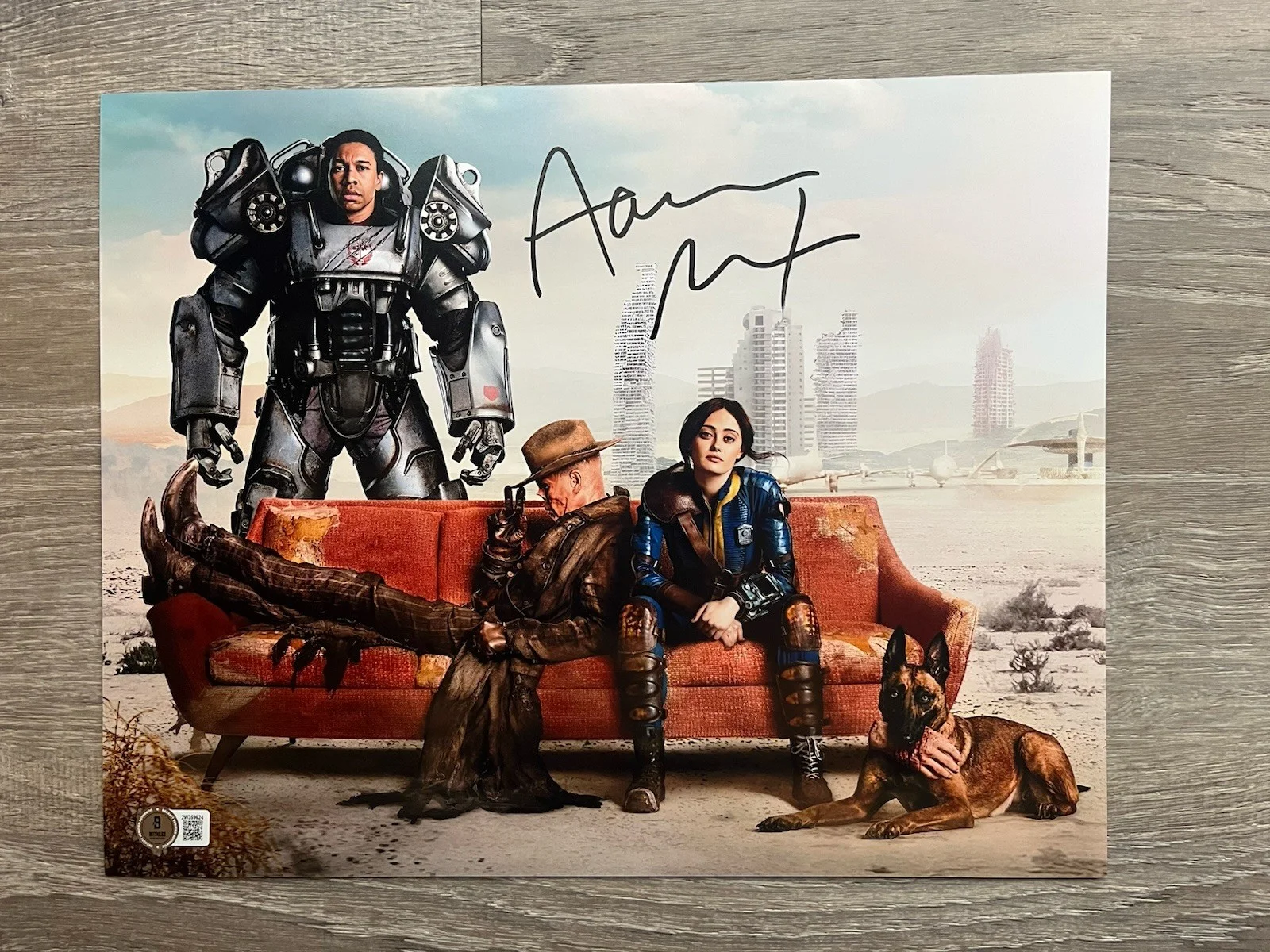 Aaron Moten — Aaron Moten Signed Fallout 11x14 Photo Beckett COA Maximus, изображение 2